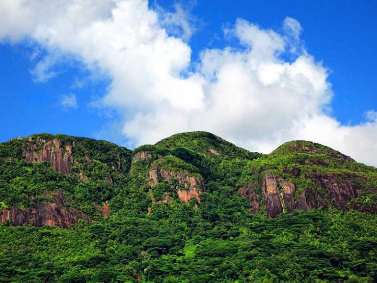 Hiking and trails in seychelles